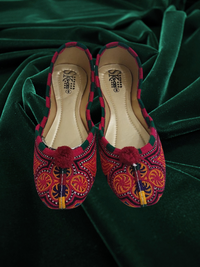 Foot Wear/Khussa Lovers