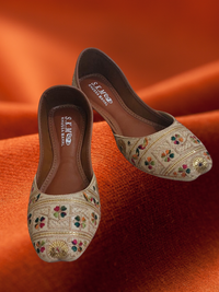 Foot Wear/Khussa Lovers